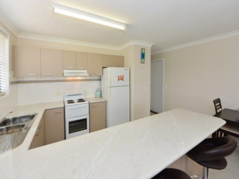 2/15 Sapphire Court, Kearneys Spring QLD 4350
