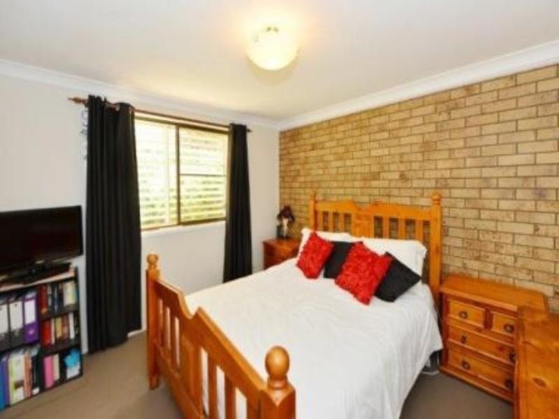 2/15 Sapphire Court, Kearneys Spring QLD 4350