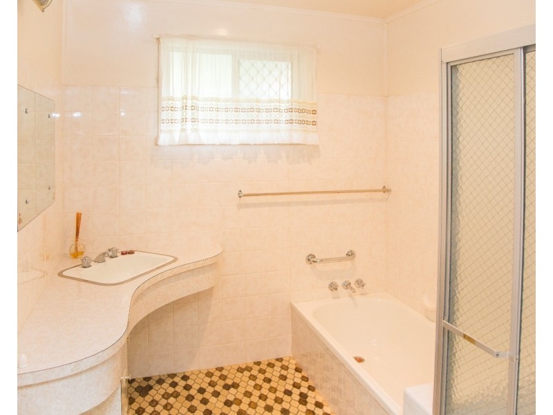 26 Shennan Street, Harristown QLD 4350