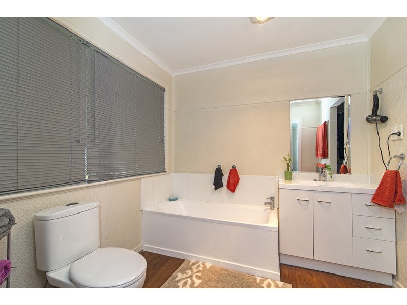 330a Hume Street, Centenary Heights QLD 4350