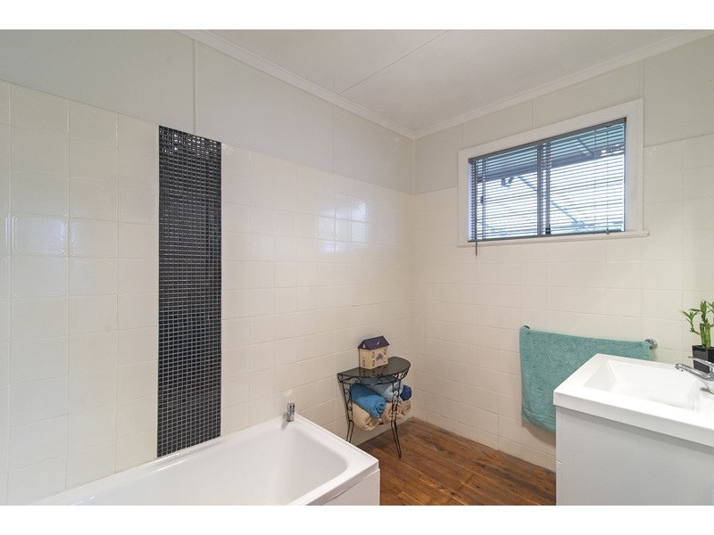 330a Hume Street, Centenary Heights QLD 4350