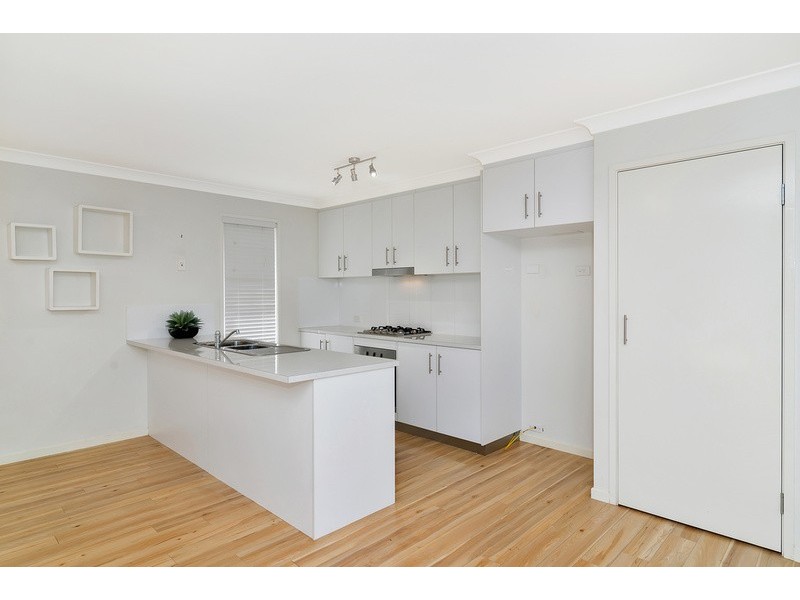 8b Dodd Street, Newtown QLD 4350