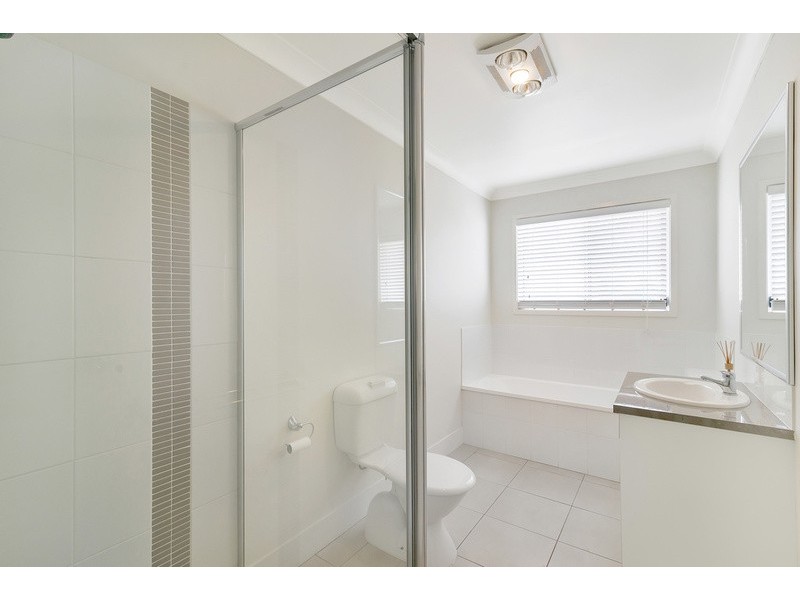 8b Dodd Street, Newtown QLD 4350