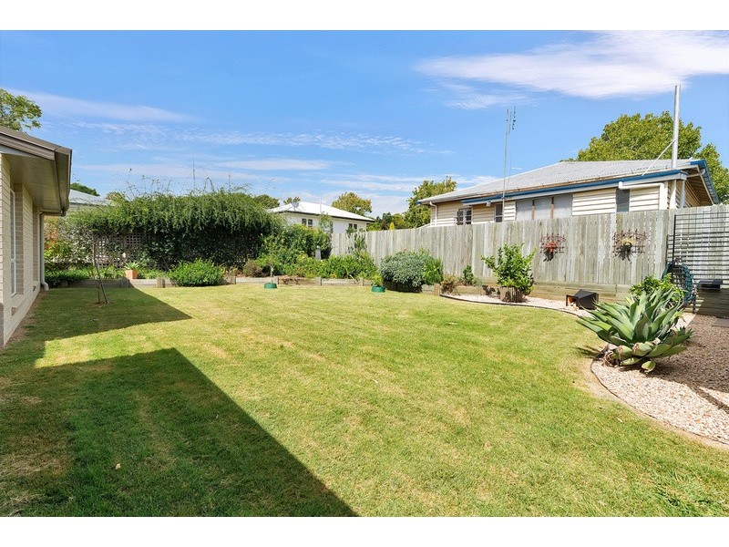 8b Dodd Street, Newtown QLD 4350