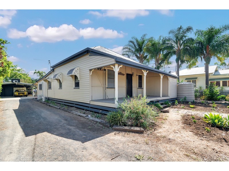 4 McDonald Street, Oakey QLD 4401