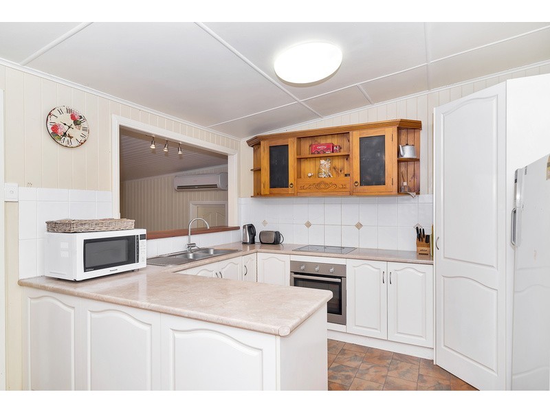 4 McDonald Street, Oakey QLD 4401