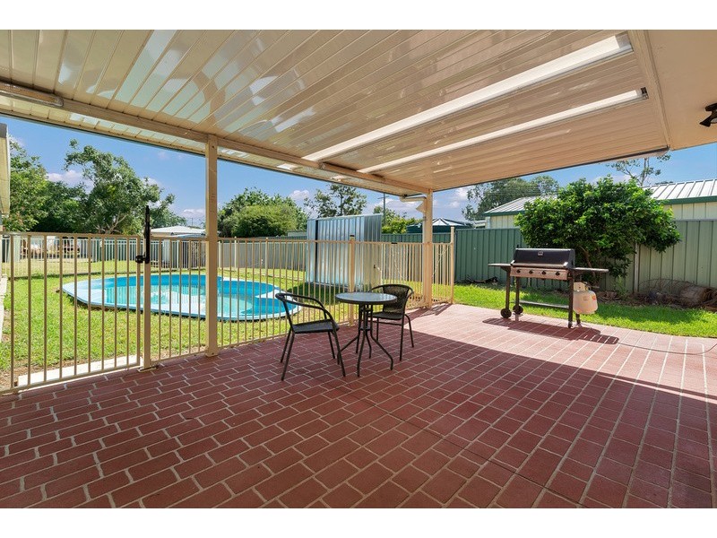 4 McDonald Street, Oakey QLD 4401