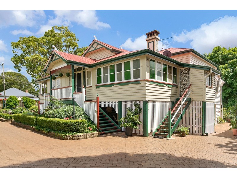 10 Gladstone Street, Newtown QLD 4350