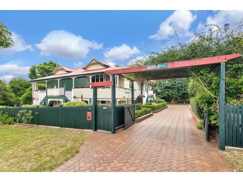 10 Gladstone Street, Newtown QLD 4350