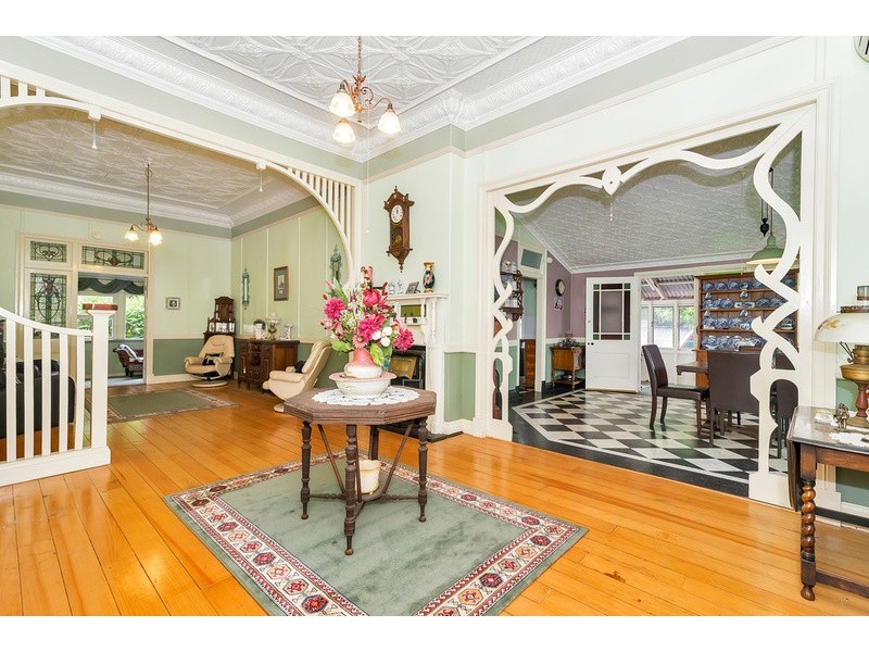 10 Gladstone Street, Newtown QLD 4350