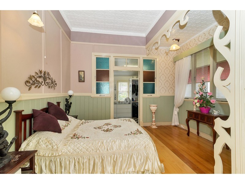 10 Gladstone Street, Newtown QLD 4350