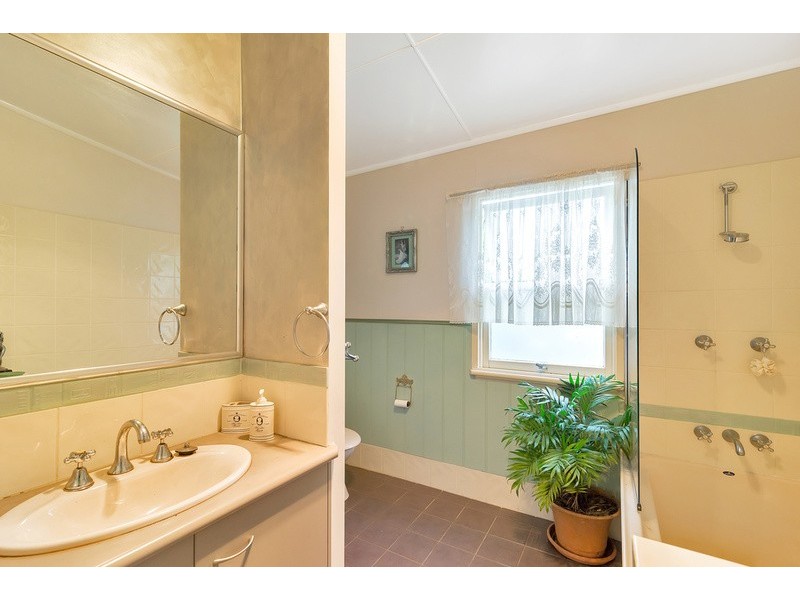 10 Gladstone Street, Newtown QLD 4350