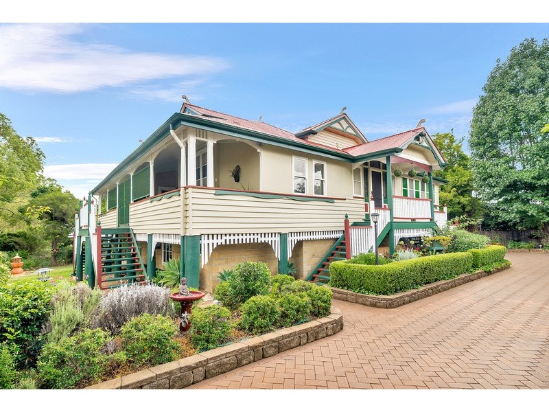 10 Gladstone Street, Newtown QLD 4350