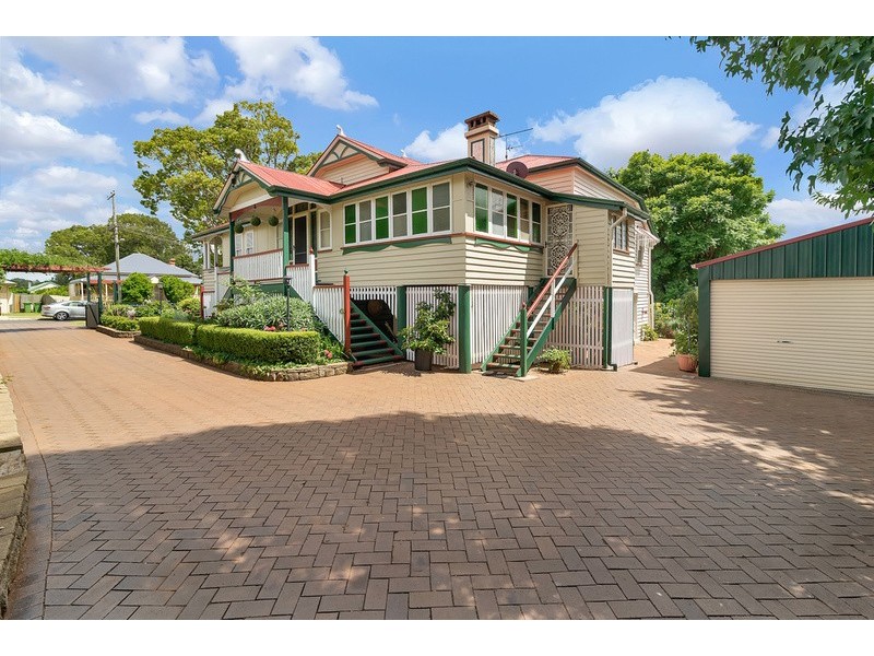 10 Gladstone Street, Newtown QLD 4350