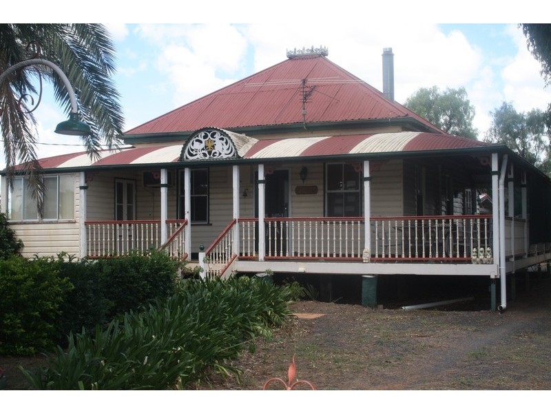 229 Bridge Street, Oakey QLD 4401