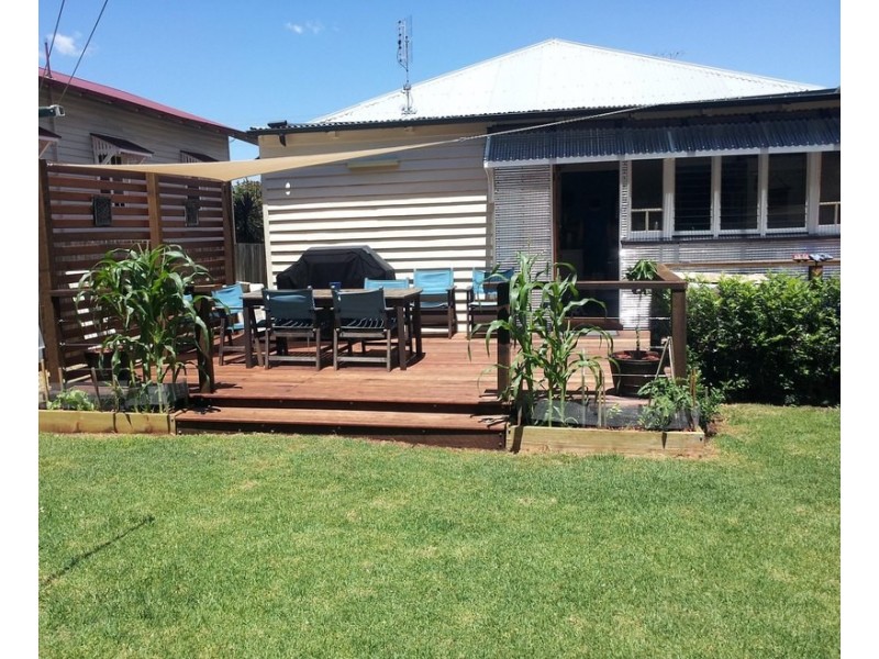 155 Bridge Street, North Toowoomba QLD 4350