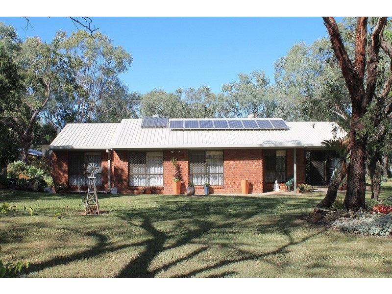 12 Wilga Avenue, Oakey QLD 4401
