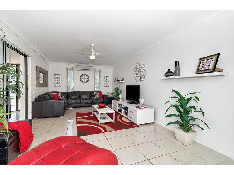 3  Outlook Crescent, Blue Mountain Heights QLD 4350