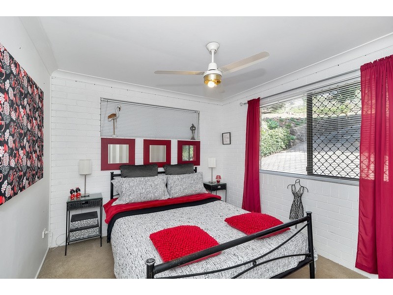 3  Outlook Crescent, Blue Mountain Heights QLD 4350