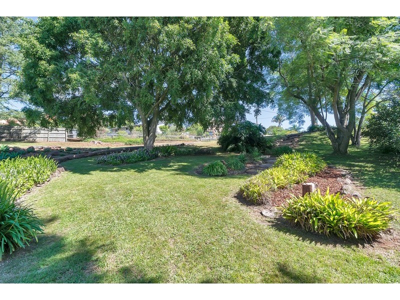 3  Outlook Crescent, Blue Mountain Heights QLD 4350