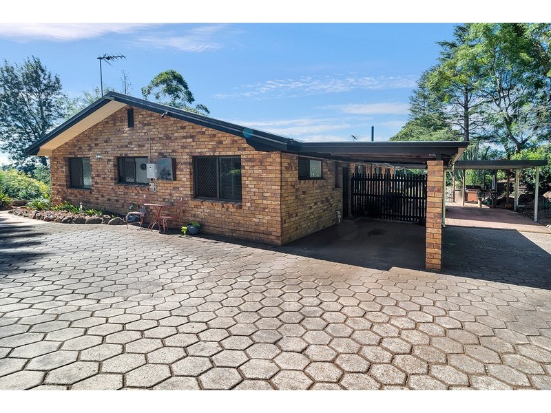 3  Outlook Crescent, Blue Mountain Heights QLD 4350