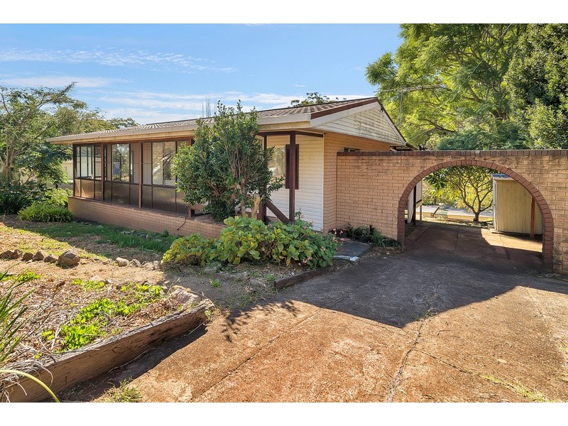 5 Spies Court, Mount Lofty QLD 4350