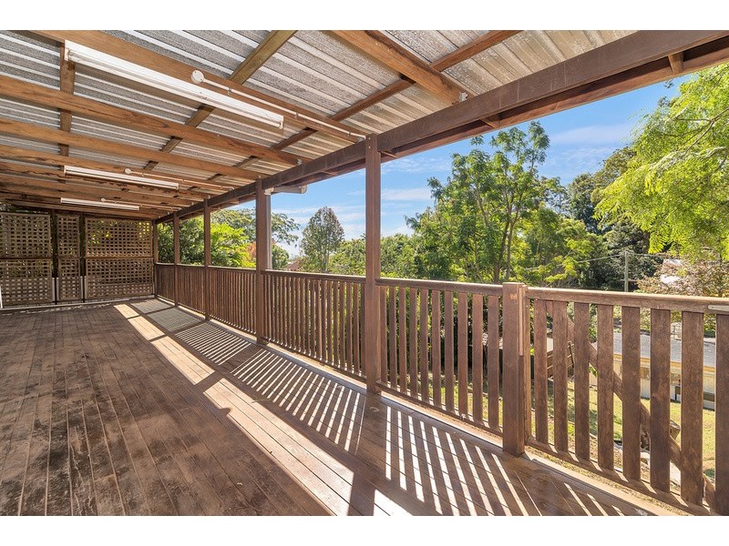 5 Spies Court, Mount Lofty QLD 4350