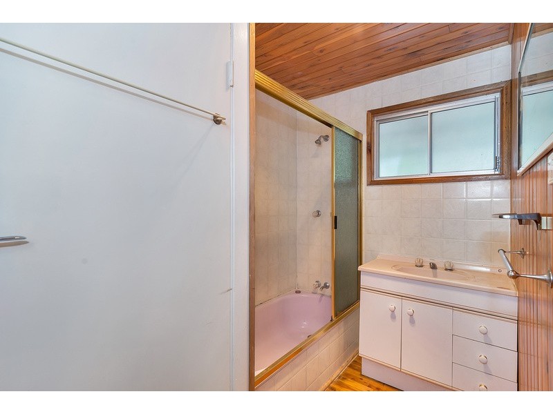 5 Spies Court, Mount Lofty QLD 4350