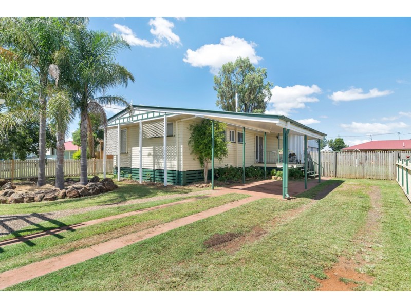 27 Delray Street, Oakey QLD 4401