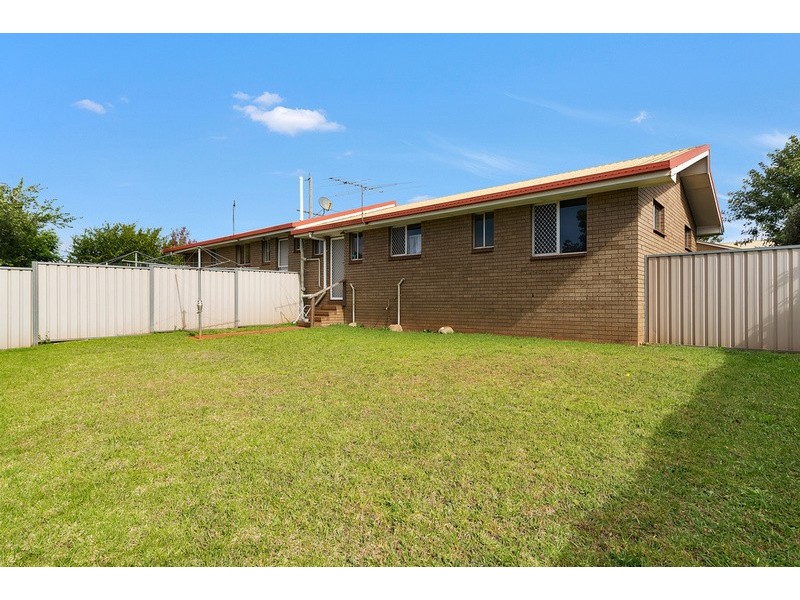 23 Charnley Street, Kearneys Spring QLD 4350