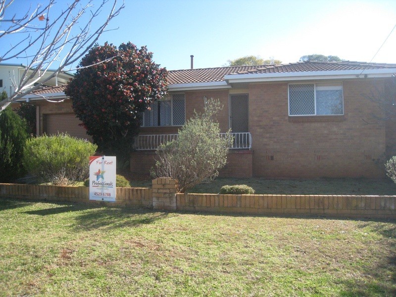 19 Skehan Street, Centenary Heights QLD 4350