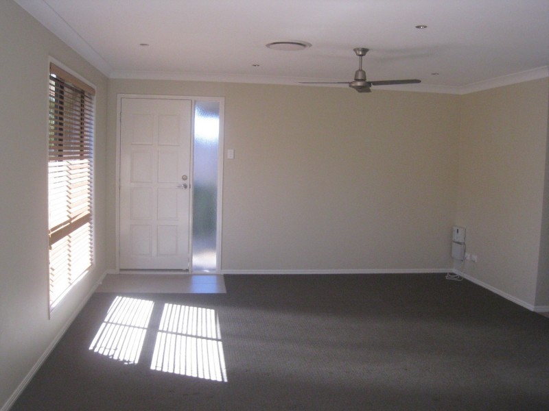 1/249 New England Highway, Harlaxton QLD 4350