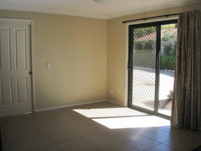 1/249 New England Highway, Harlaxton QLD 4350