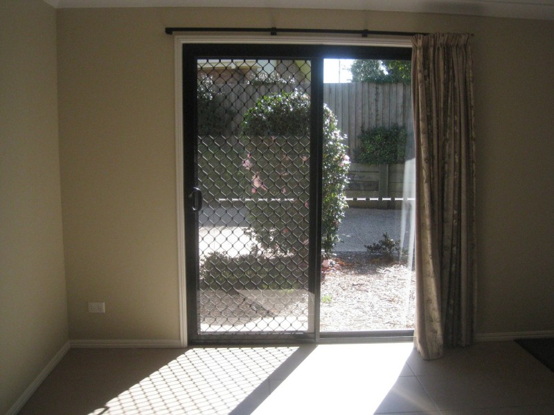 1/249 New England Highway, Harlaxton QLD 4350