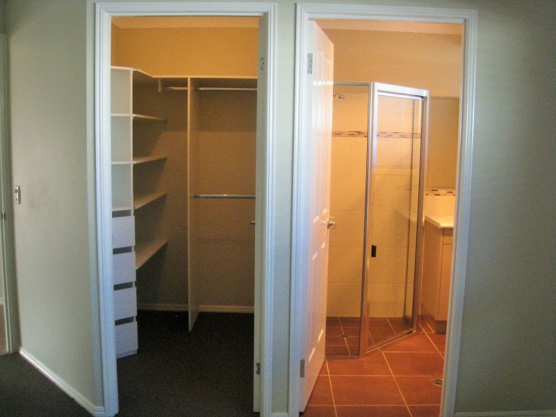 1/249 New England Highway, Harlaxton QLD 4350