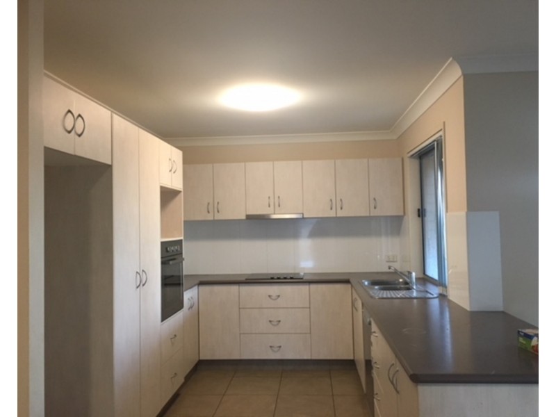 7 Dixon Court, Wilsonton Heights QLD 4350