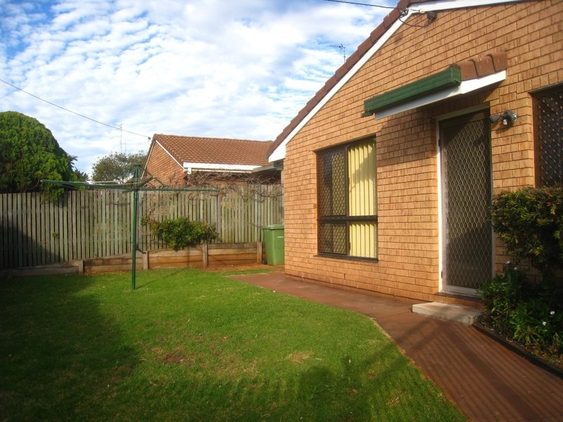 1/18 Eunice Court, Kearneys Spring QLD 4350