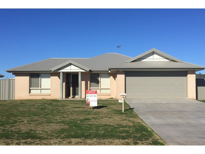 16 Clive Street, Oakey QLD 4401