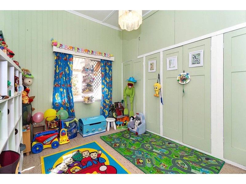 12 Lochel Street, Mount Lofty QLD 4350