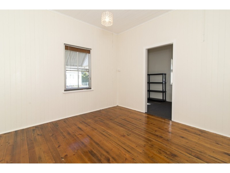 1 Morton Street, Oakey QLD 4401