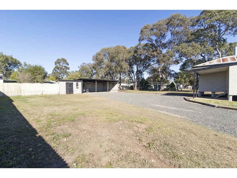 1 Morton Street, Oakey QLD 4401