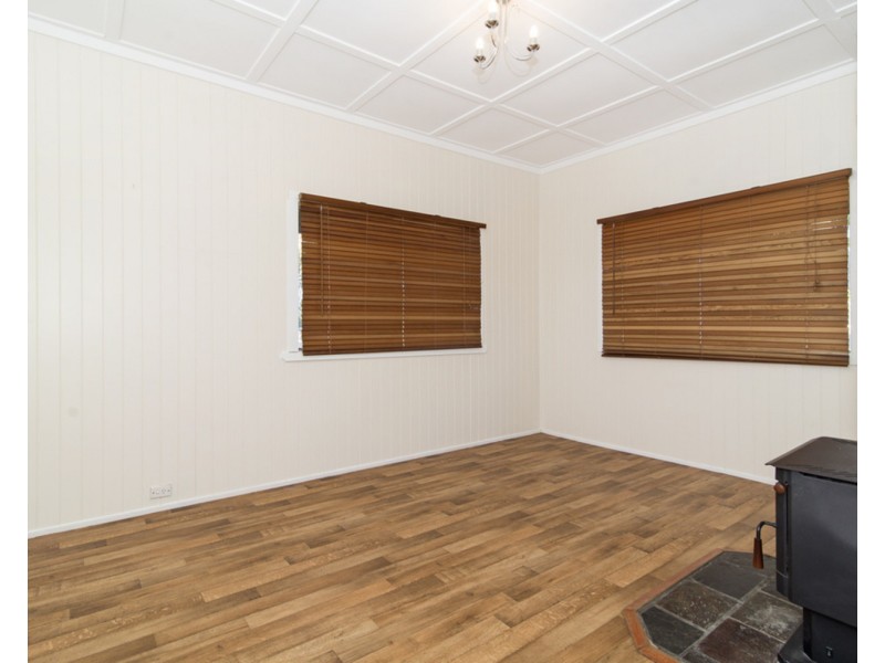 1 Morton Street, Oakey QLD 4401