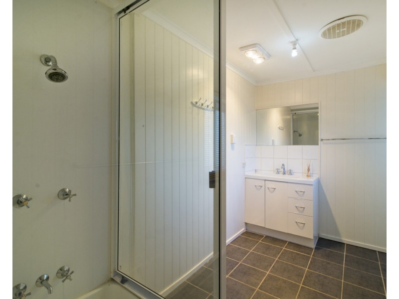 1 Morton Street, Oakey QLD 4401