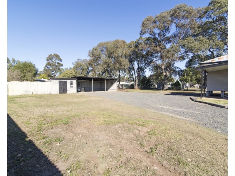 1 Morton Street, Oakey QLD 4401