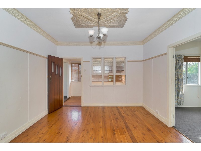 180 Holberton Street, Newtown QLD 4350