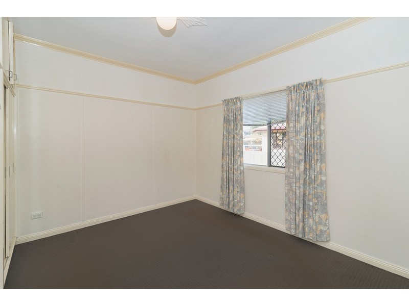 180 Holberton Street, Newtown QLD 4350