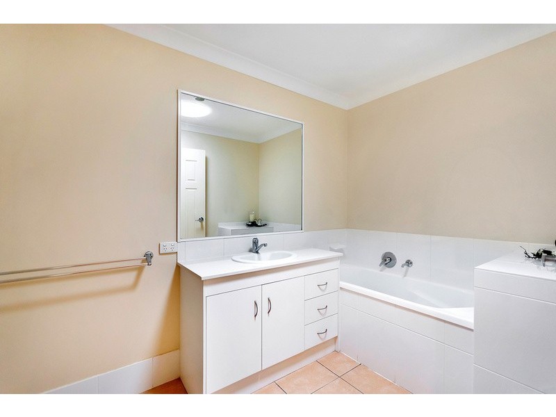 2 Justice Close, Glenvale QLD 4350