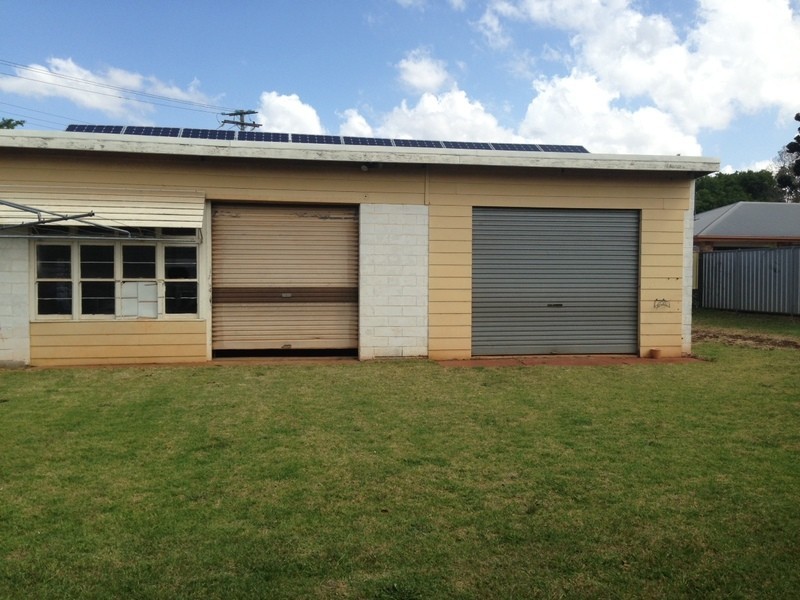 2 Hursley Road, Newtown QLD 4350