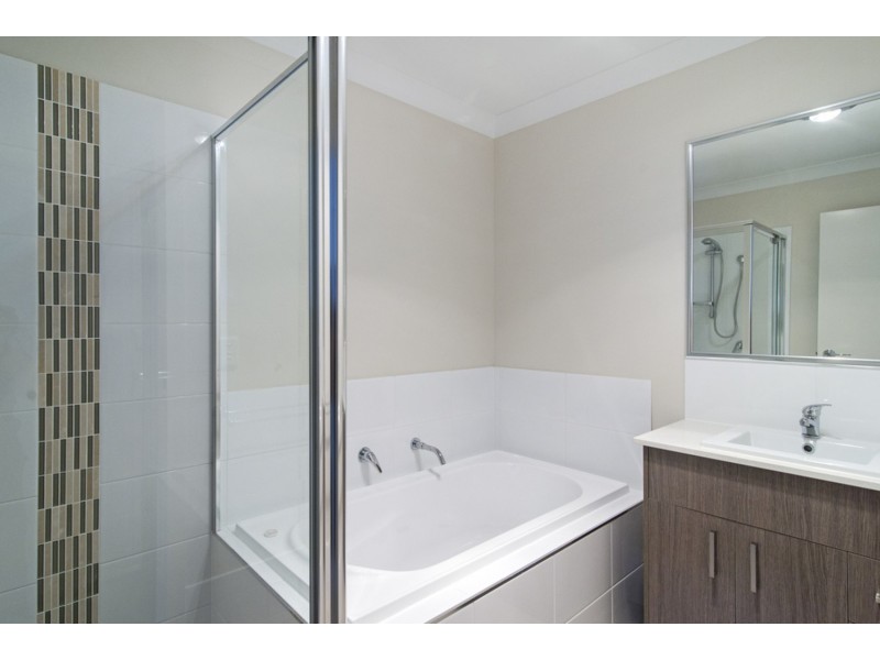 1/57 Sanctuary Drive, Cranley QLD 4350