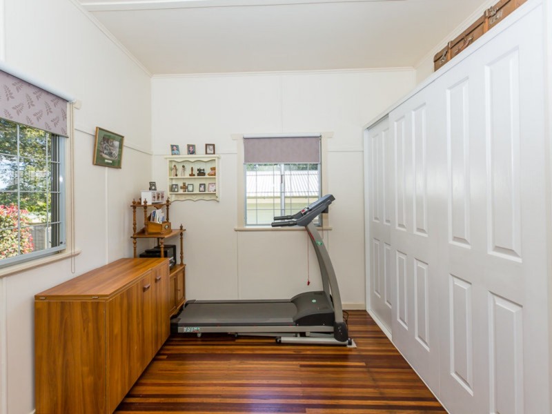 8 Perry Street, Harlaxton QLD 4350